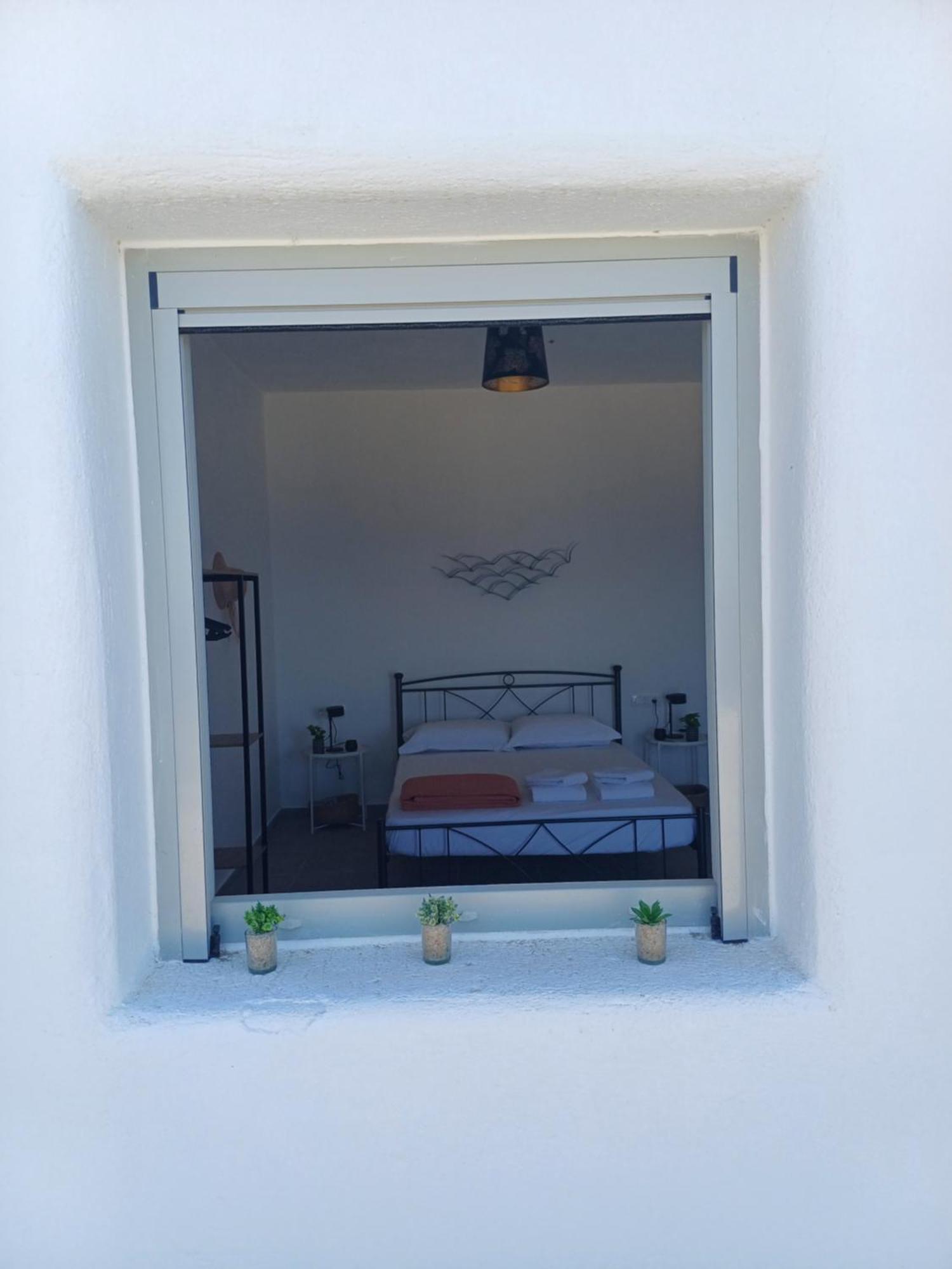 'Nektarios' Cycladic House With Sunrise And Sea View!! Lägenhet Oía Exteriör bild